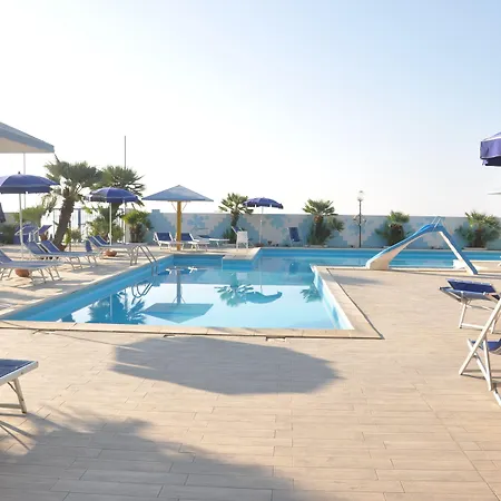 Ξενοδοχείο με διαμερίσματα Villaggio Costa Blu 4*