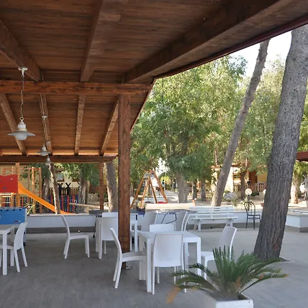 Villaggio Costa Blu מלון דירות 4*