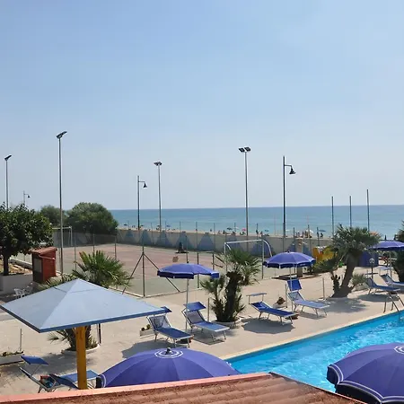 מלון דירות Villaggio Costa Blu סליה מרינה